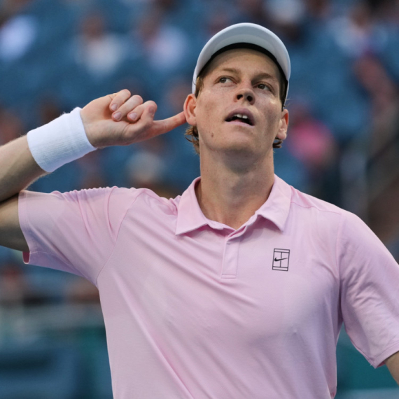 Siner lako rešio i domaću uzdanicu u Majamiju