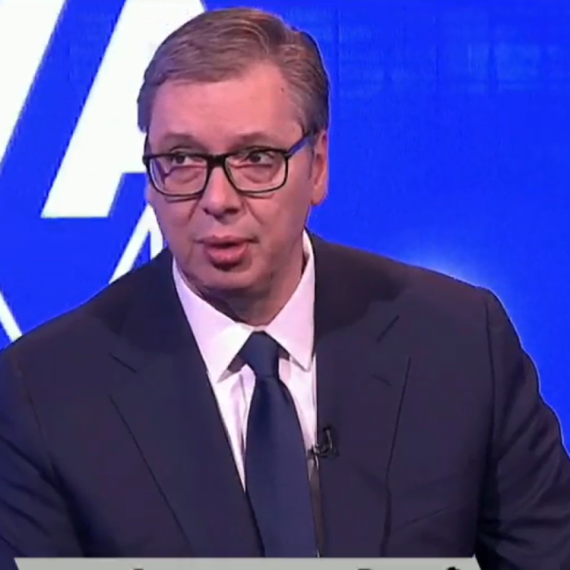Vučić: "Cene goriva će verovatno ostati iste"; "Da nema mera države, dizel bi bio 265 dinara"