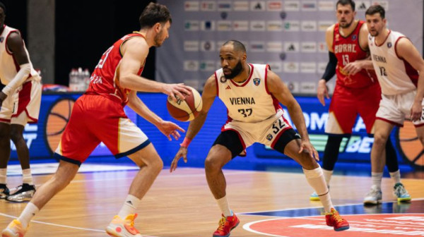 Borac nadoknadio -17, pa pao u Beču