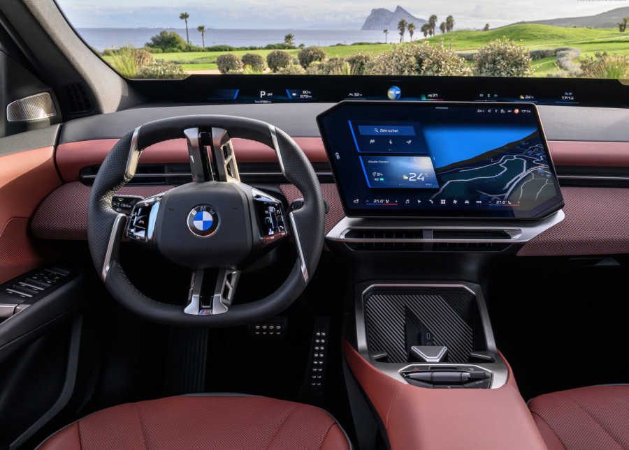 BMW otkriva zašto novi volan izgleda neobično u modelima i3 i iX3