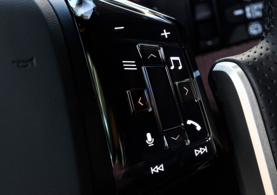 BMW otkriva zašto novi volan izgleda neobično u modelima i3 i iX3