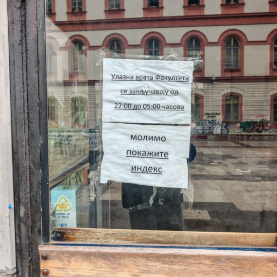 Niz pitanja nakon smrti devojke na Filozofskom: "Zašto fakultet nije bio zaključan?"; "Gde je obezbeđenje?"