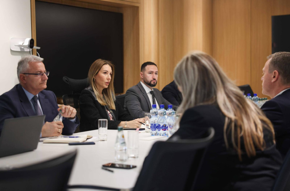 Đedović sa direktorima NIS-a: Uspeli smo da održimo cene goriva na gotovo istom nivou