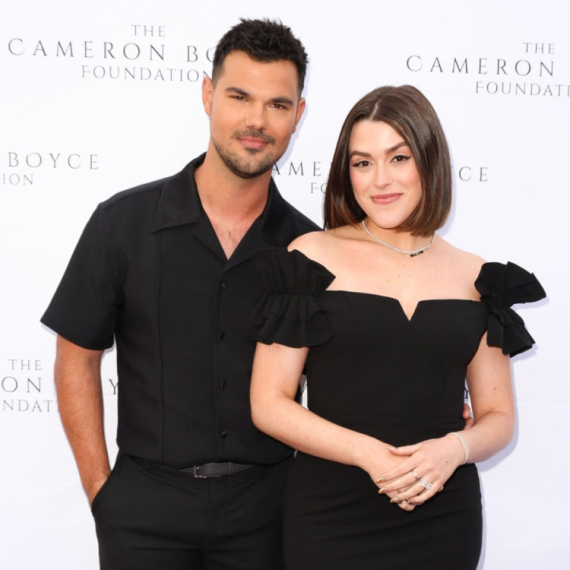 Tejlor Lautner i Tejlor Lautner čekaju svoje prvo dete: Internet pun šala na njihov račun FOTO