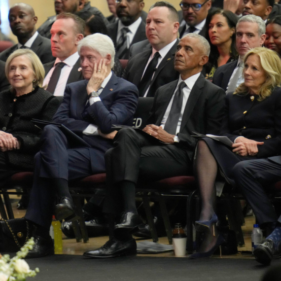 Agent Tajne službe upucao sam sebe dok je bio na zadatku FOTO