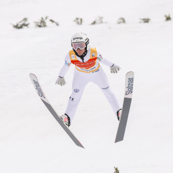 Nika skače kao brat – svetski rekord nadmašen za šest i po metara! VIDEO