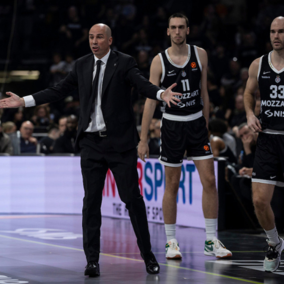 Poluvreme: Drama Partizana i Valensije