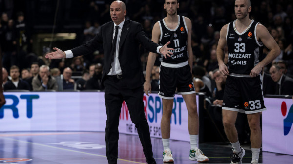 Poluvreme: Drama Partizana i Valensije