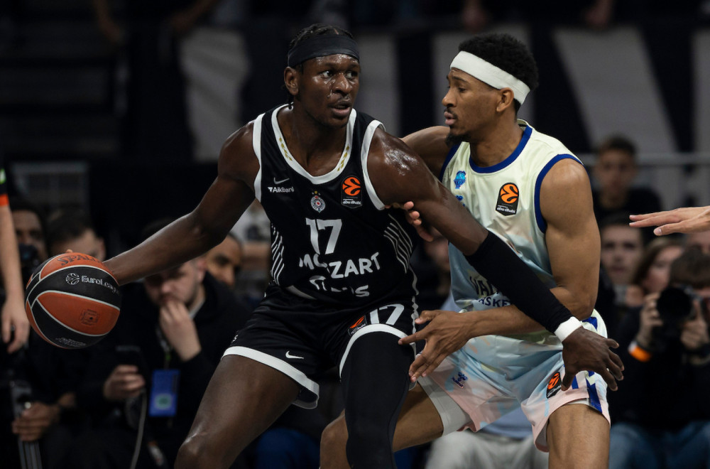 Partizan gubi! Kraj treće četvrtine