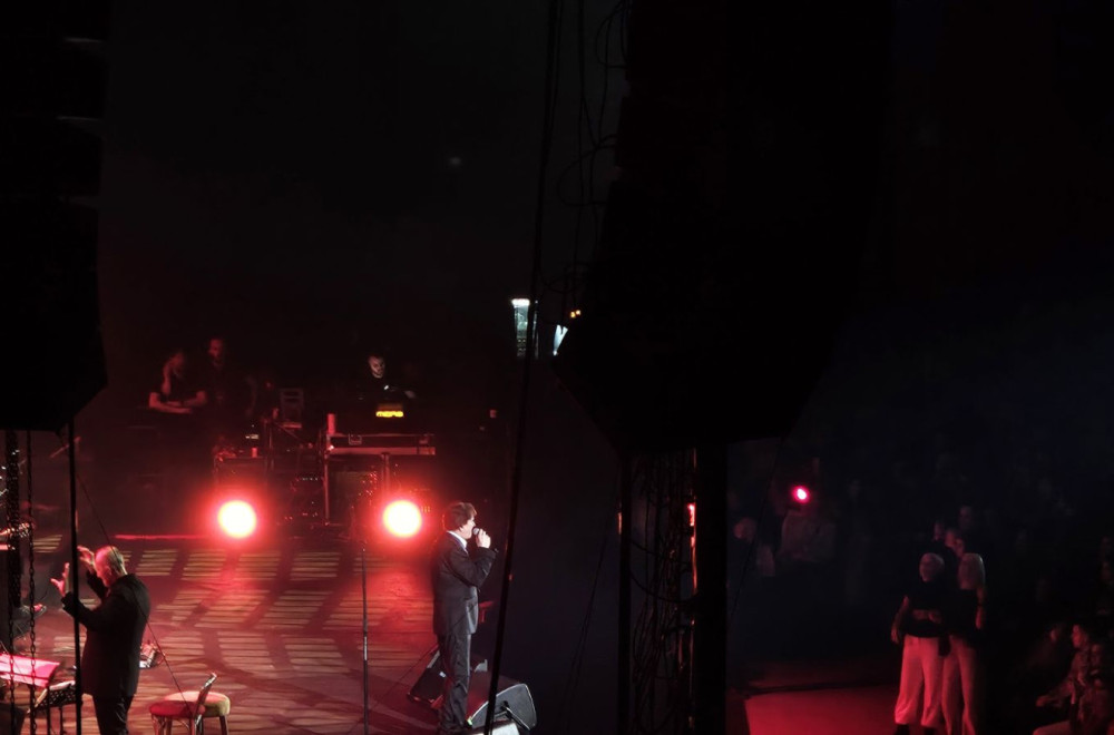 Zdravko Čolić zapevao u rodnom Sarajevu, okupio ceo region; Evo šta je poručio publici VIDEO