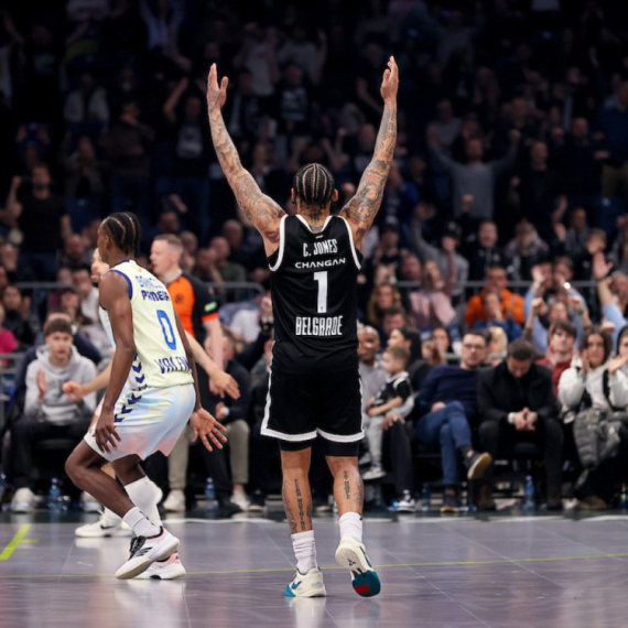 Karlik Džons za tri – Partizan odbija da izgubi! Drugi produžetak u Areni