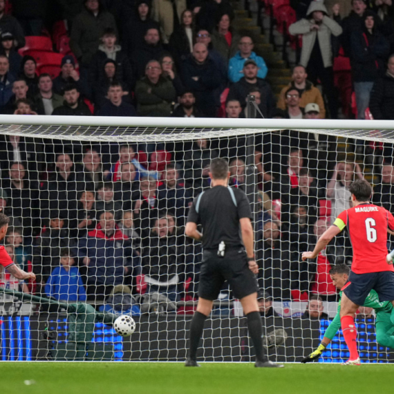 Omraženi Ben Vajt obeležio remi Engleza i Urugvaja