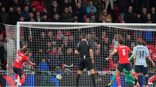 Omraženi Ben Vajt obeležio remi Engleza i Urugvaja