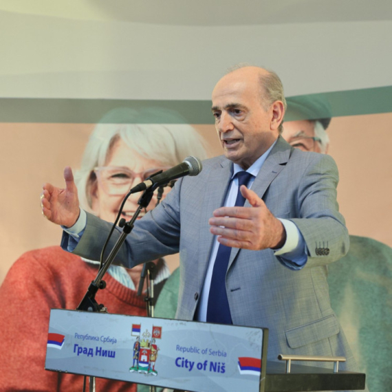 Krkobabić u Nišu: "Zavidan optimizam najstarijih i raznovrsna ponuda 'sitnica koje život znače'" FOTO