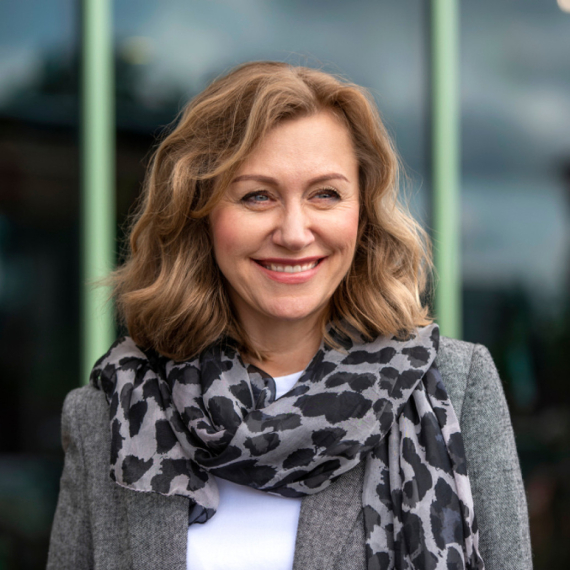 Ova frizura je najbolja za žene nakon 50 godina: Vizuelno zateže lice i podmlađuje FOTO