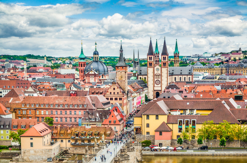 Nemački biser na Majni: Grad vina, istorije i arhitekture osvaja na prvi pogled VIDEO