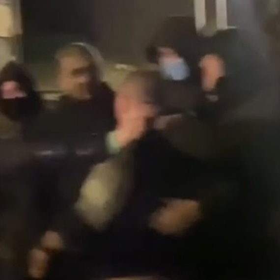 Jeziv snimak napada na Davida Ćirića – brutalno ponašanje blokadeda u Boru VIDEO