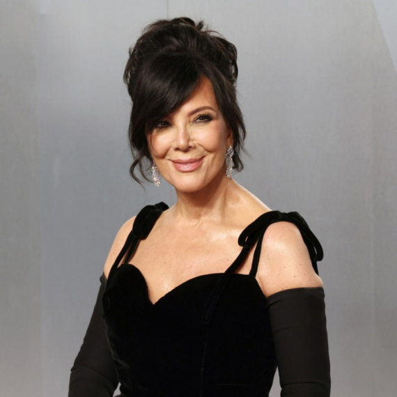 Izgleda mlađe i od ćerki: Kris Džener uložila još 100.000 dolara u svoje lice FOTO