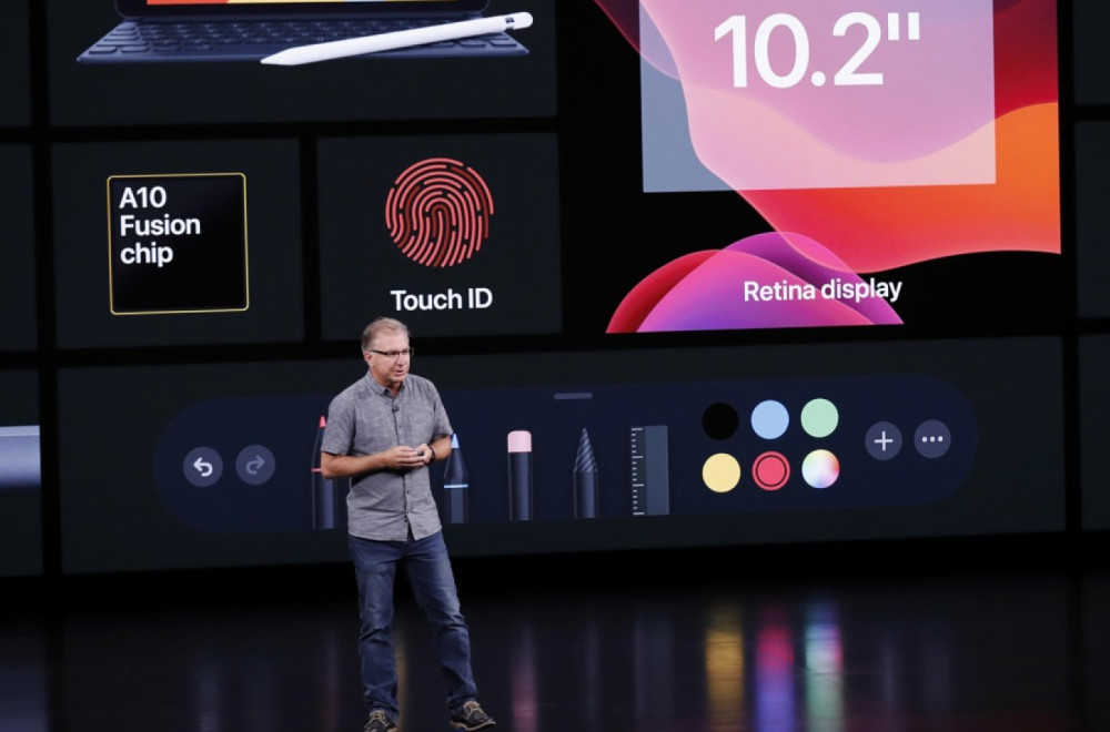 Hoće li iPhone preživeti narednih 50 godina? Apple direktori su u ozbiljnom klinču