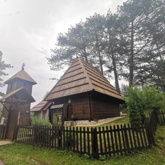 Crkva brvnara na Zlatiboru odoleva vekovima: Netaknuti biser sakriven u borovoj šumi FOTO