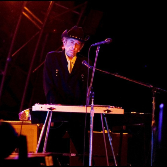 Pronađen redak nacrt Boba Dilana; Iskidana stranica ide na aukciju po neverovatnoj proceni