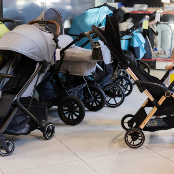 Sa tržišta povučena dečja kolica