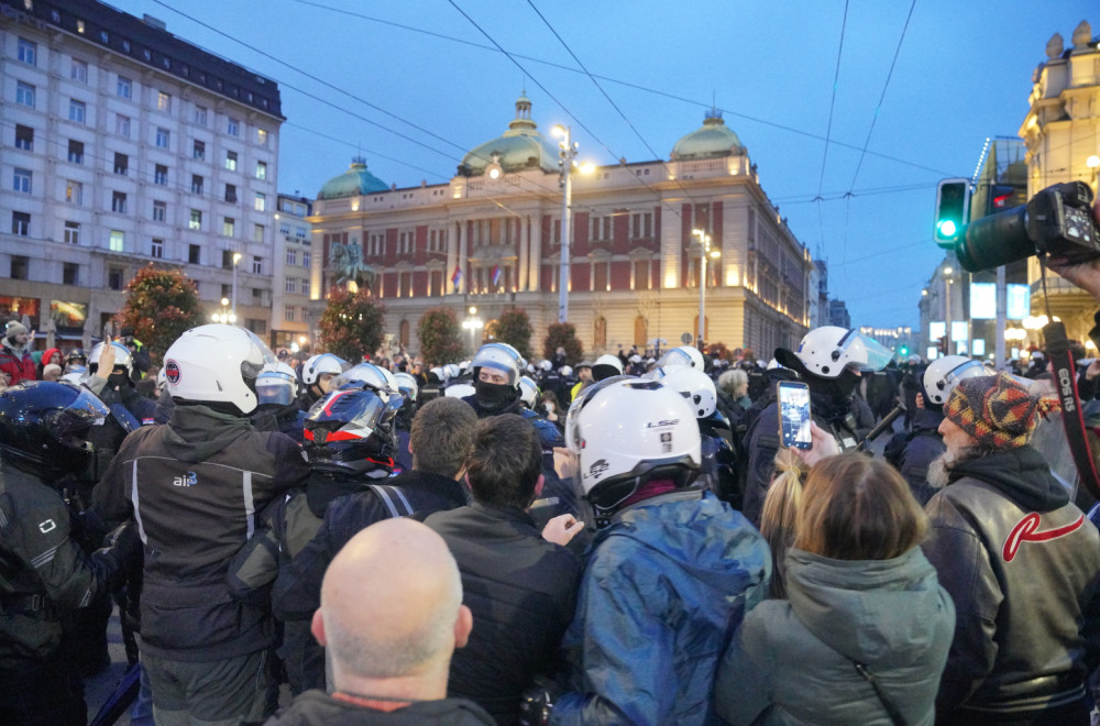 Vasiljević: "Pretres Rektorata još traje"; "Policija je napadnuta zato što radi svoj posao" VIDEO
