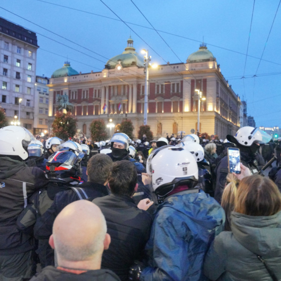 Vasiljević: "Pretres Rektorata još traje"; "Policija je napadnuta zato što radi svoj posao" VIDEO