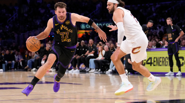 Dončić se vratio i uništio Klivlend VIDEO