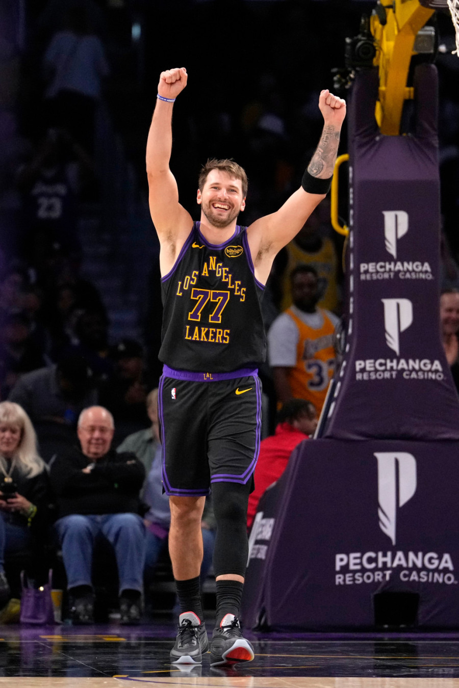 Dončić se vratio i uništio Klivlend VIDEO