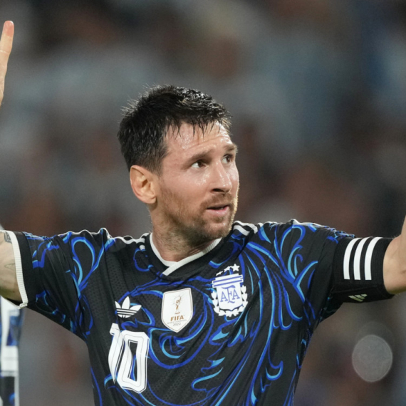 Mesi u suzama – plače cela Argentina VIDEO