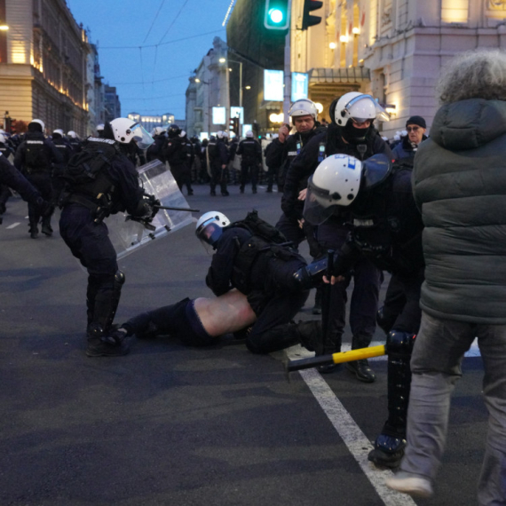 Opoziciona novinarka crta metu srpskoj policiji