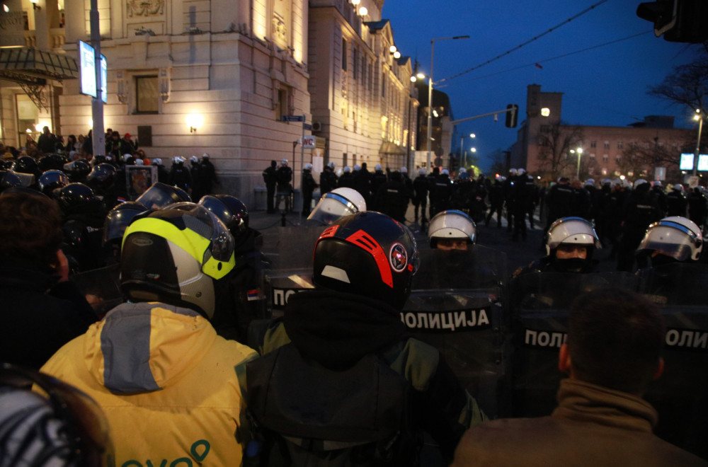 Opoziciona novinarka crta metu srpskoj policiji