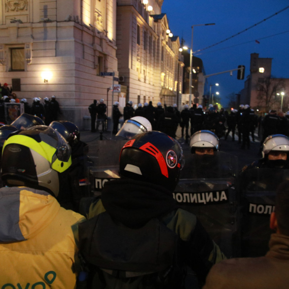 Opoziciona novinarka crta metu srpskoj policiji