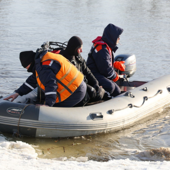 Kraj drame na Savi; Hrvatske službe iz vode izvukle 30 migranata