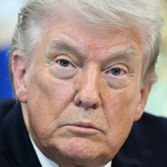 Tramp: "Iran je upravo zatražio prekid vatre"