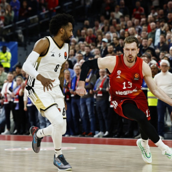 Fener u slobodnom padu – Pešićeva lekcija Jasikevičusu