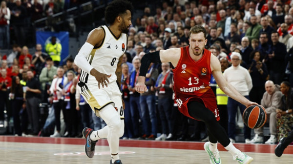 Fener u slobodnom padu – Pešićeva lekcija Jasikevičusu