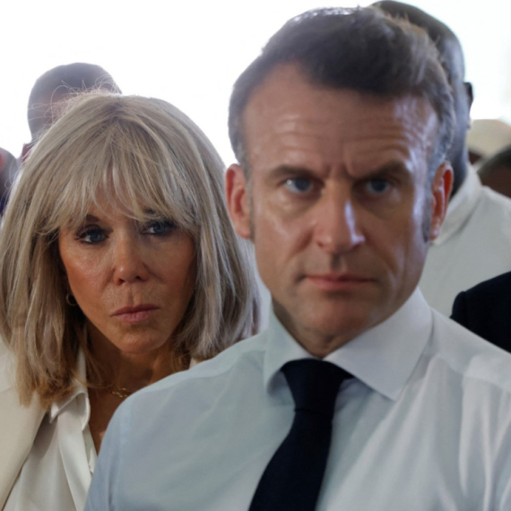 Tramp šokirao: "Makrona zlostavlja žena"