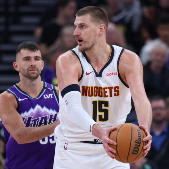 Jokić među besmrtnima: ponovio tripl-dabl sezonu! VIDEO