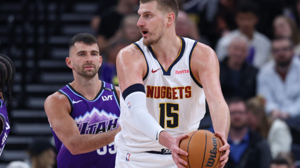 Jokić među besmrtnima: ponovio tripl-dabl sezonu! VIDEO