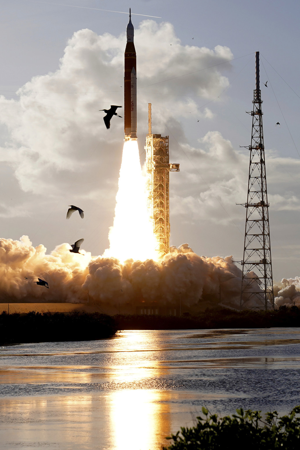 Večeras se piše istorija: Sve što bi trebalo da znate o misiji Artemis II FOTO