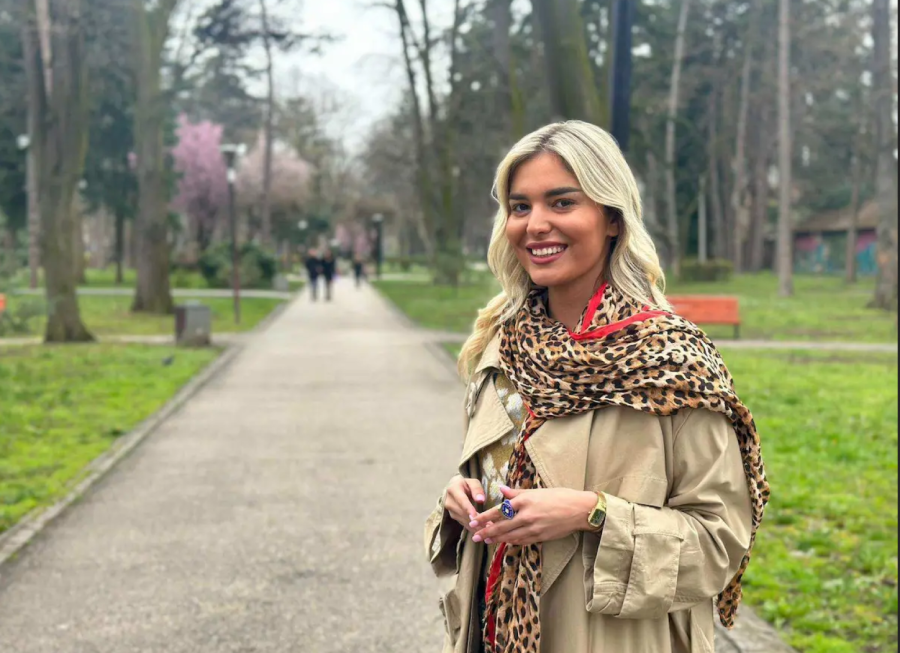 Mlada Čačanka oživela kreacije Angeline Aćimović: Halijne nastale uz puno ljubavi i posebne FOTO