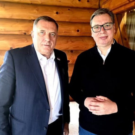 Vučić sa Dodikom: "O pokušaju narušavanja stabilnosti kroz stvaranje vojnog saveza Zagreba, Prištine i Tirane"
