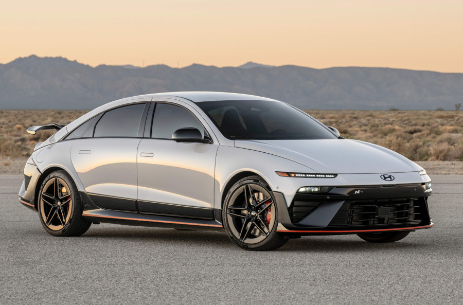 Svetski auto godine je električni BMW, ali Hyundai pravi najbolji sportski model FOTO