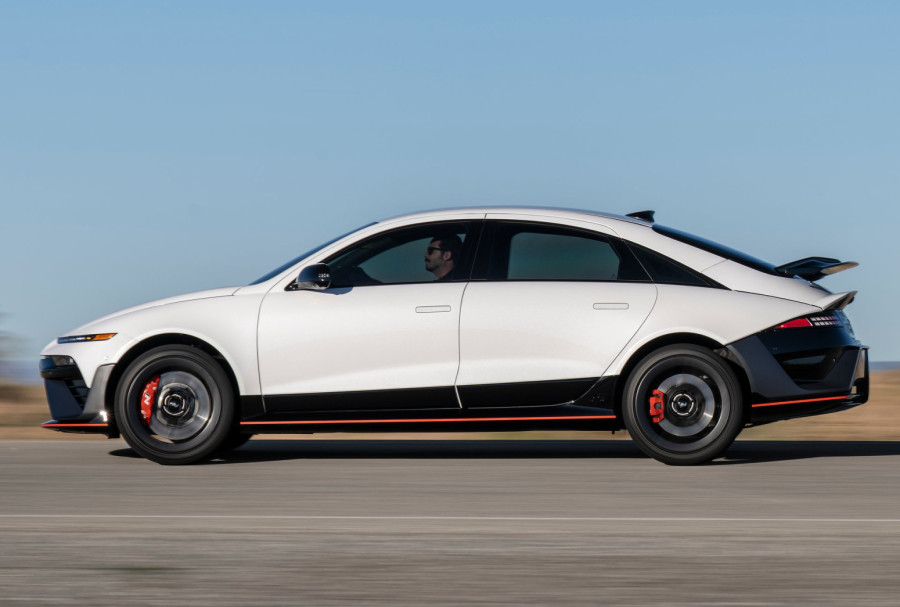 Hyundai ponovo pokorio svet performansi: Ioniq 6 N osvojio prestižnu titulu FOTO