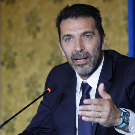 Serija ostavki posle poraza od BiH – otišao i Bufon