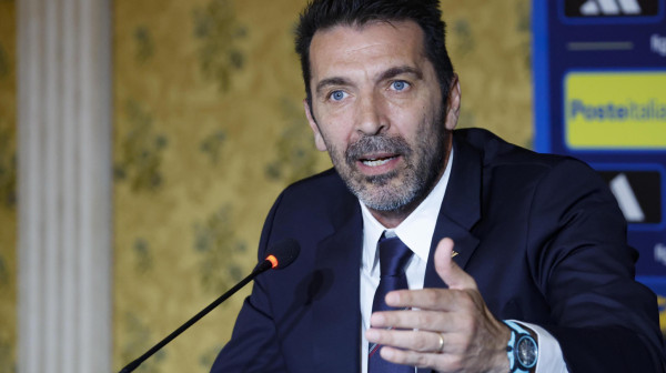 Serija ostavki posle poraza od BiH – otišao i Bufon