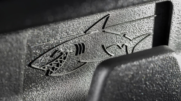 Zašto Opel krije "ajkule" u svojim automobilima: Neobična tradicija počela 2004. FOTO