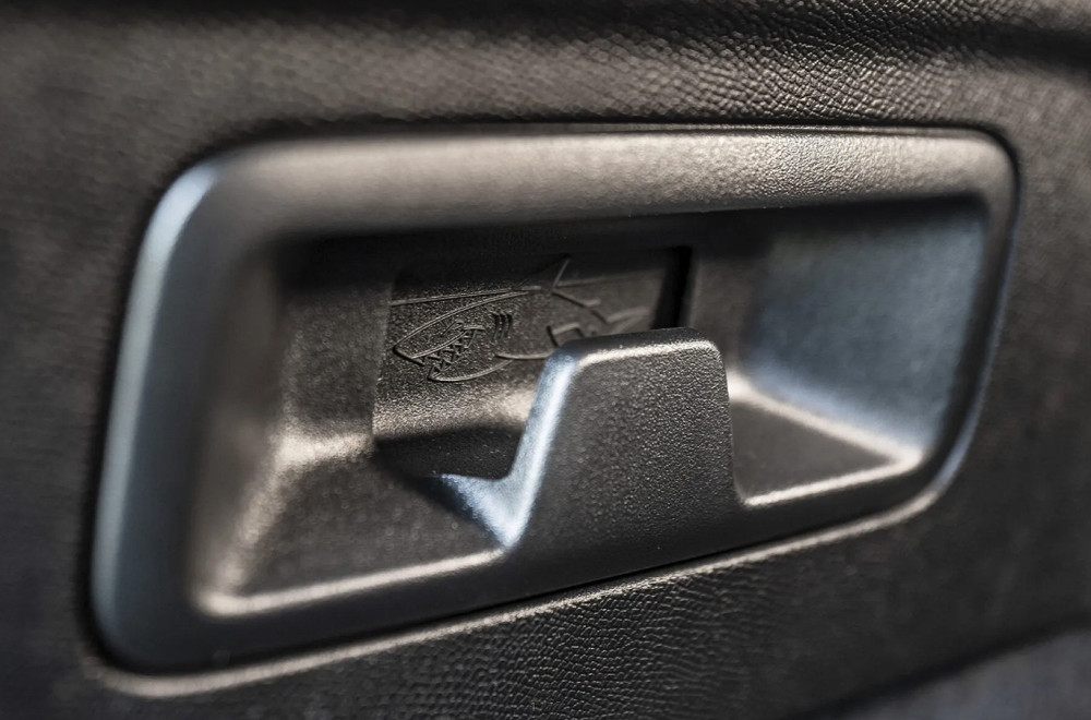 Zašto Opel krije ajkule u svojim automobilima: Neobična tradicija počela 2004. FOTO